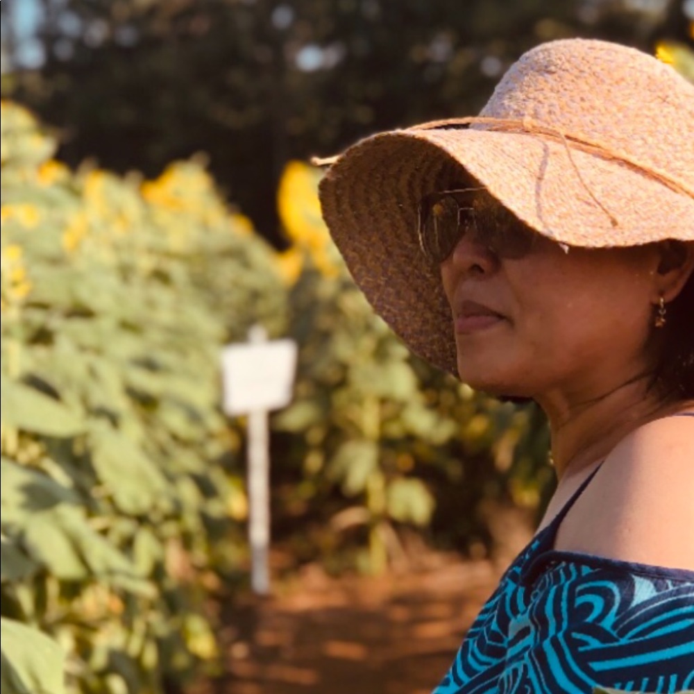 Meet your Posher, Marilou